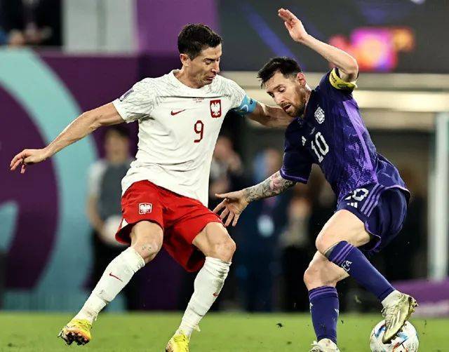 加拿大绝地反击克罗地亚,莱万三分雨点燃全场的简单介绍 加拿大绝地反击克罗地亚,莱万三分雨点燃全场的简单介绍