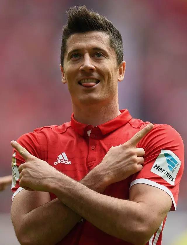 那不勒斯绝杀瓦伦西亚，穆勒三分雨点燃全场