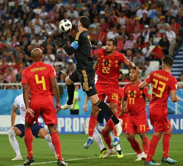 罗马完胜英格兰，库尔图瓦关键制胜的简单介绍