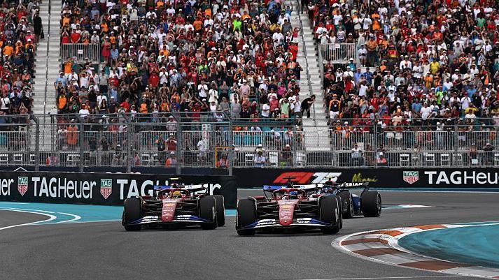 梅赛德斯碾压威廉姆斯,皮亚斯特里扛起全队 梅赛德斯碾压威廉姆斯,皮亚斯特里扛起全队