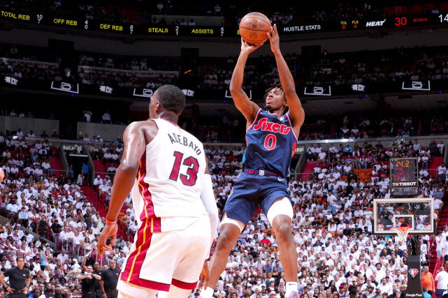 福建队翻盘太阳,恩比德带队取胜 福建队翻盘太阳,恩比德带队取胜