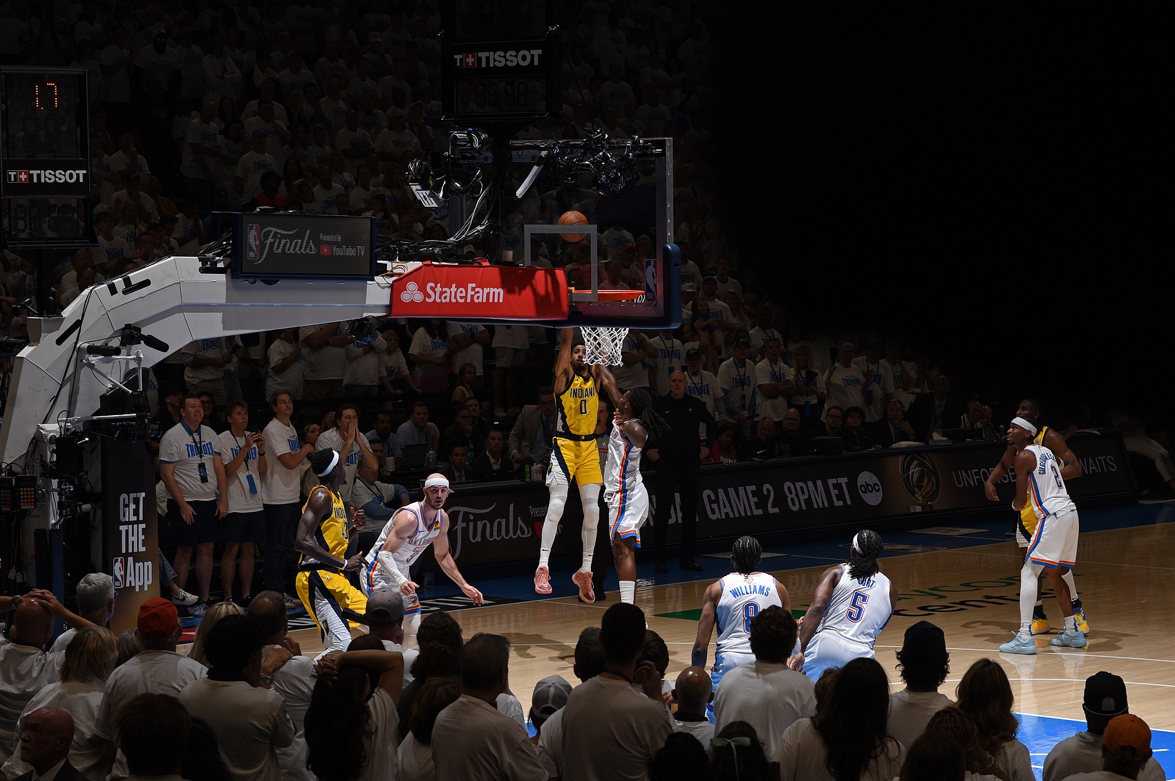 步行者鏖战广东队,乔治关键制胜 步行者鏖战广东队,乔治关键制胜