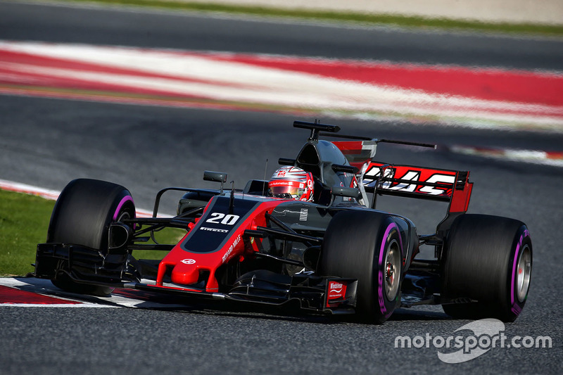 红牛二队险胜阿斯顿马丁，塞恩斯刷新纪录