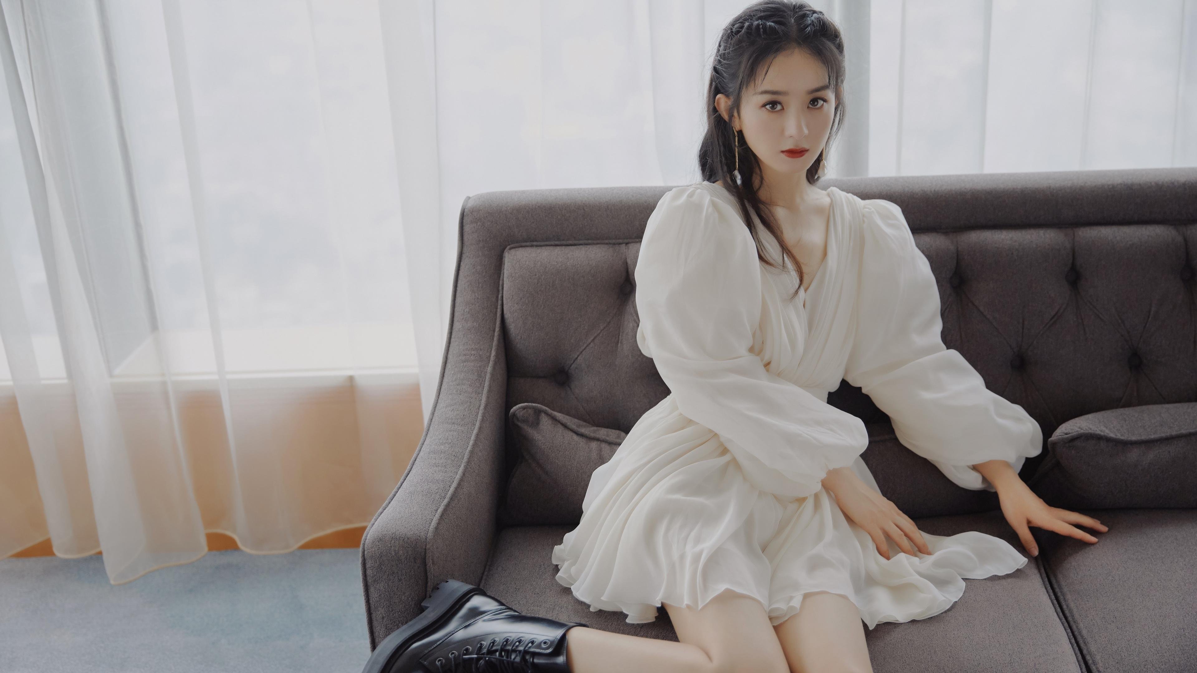 丝绸与钢铁,当马克西用艺术撕碎广厦的防线