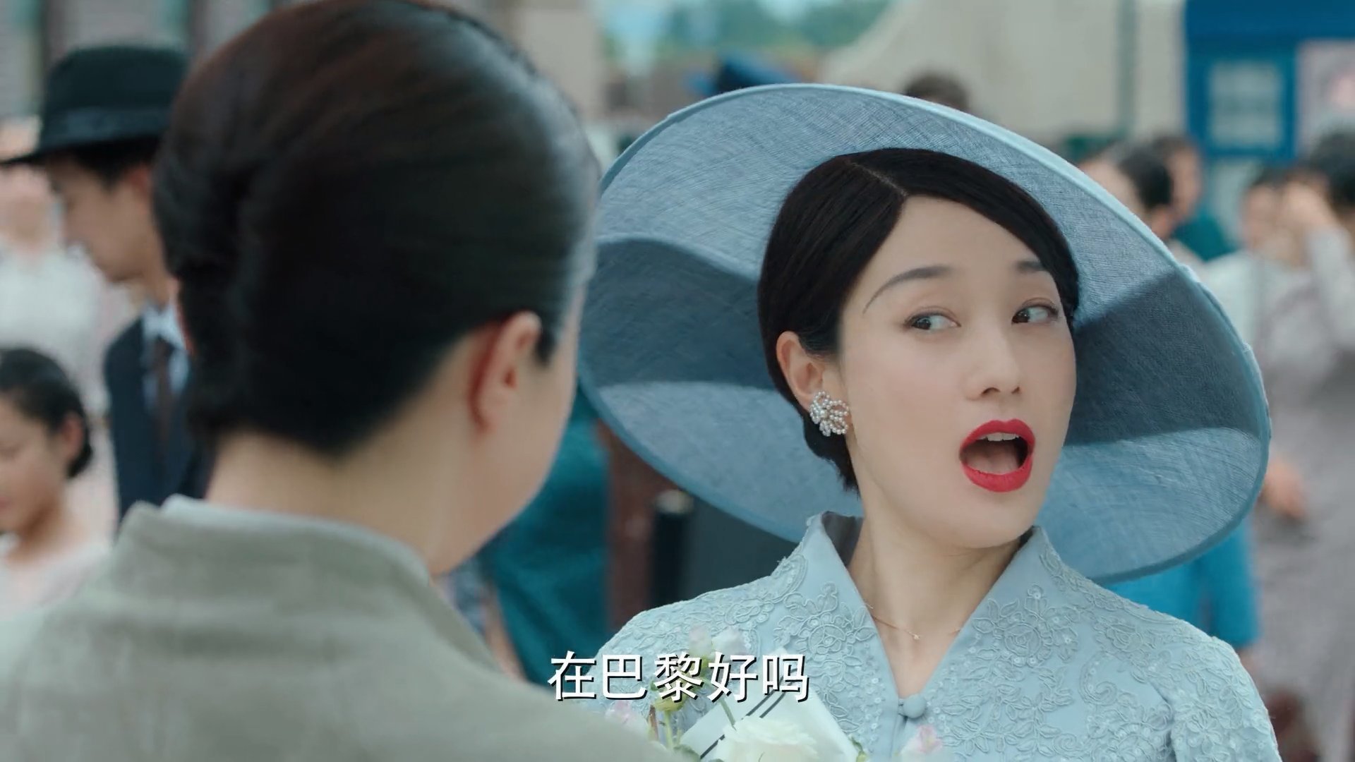 极速与逆袭，赛道轰鸣与球场咆哮的交响