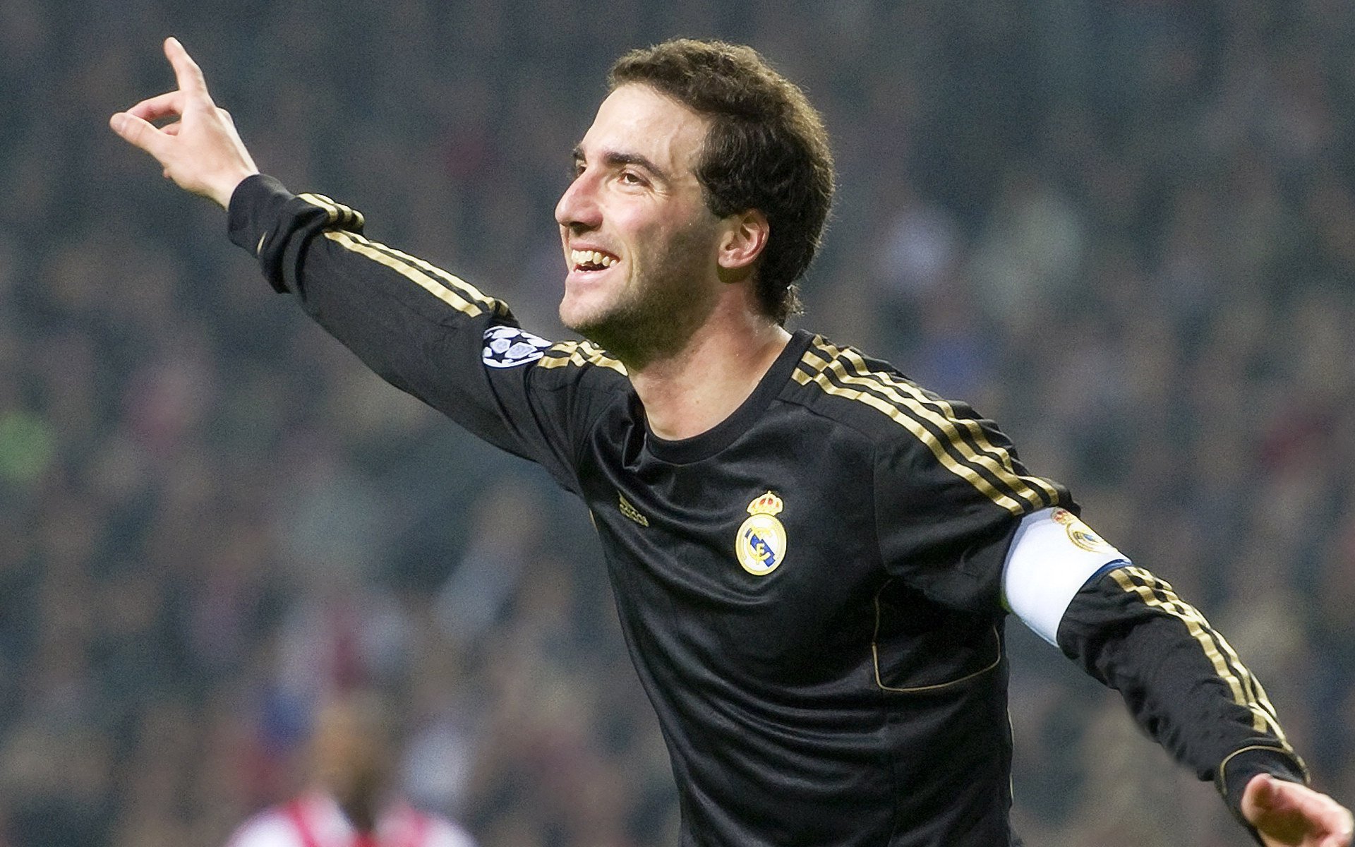 当莱茵河遇见坎塔布里亚,德甲争冠战的蝴蝶效应与皇家社会掀翻墨西哥之谜