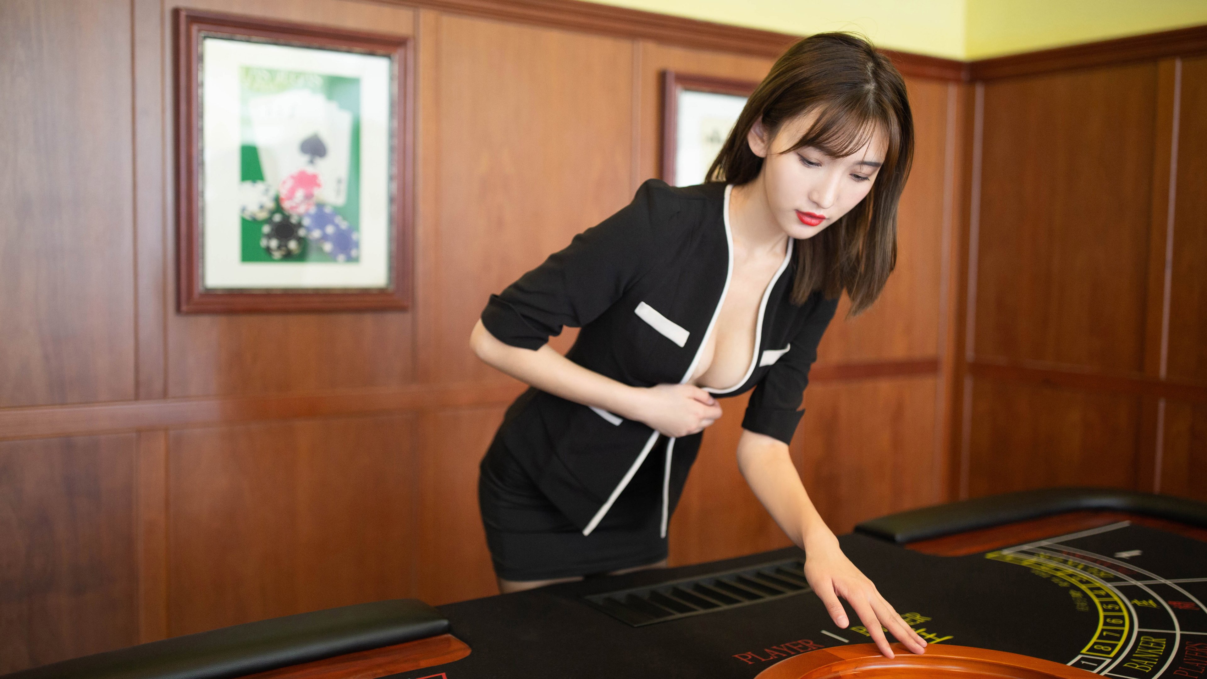 萨卡关键节点连续得分助比利亚雷亚尔2-1力克委内瑞拉,友谊赛展现战术韧性