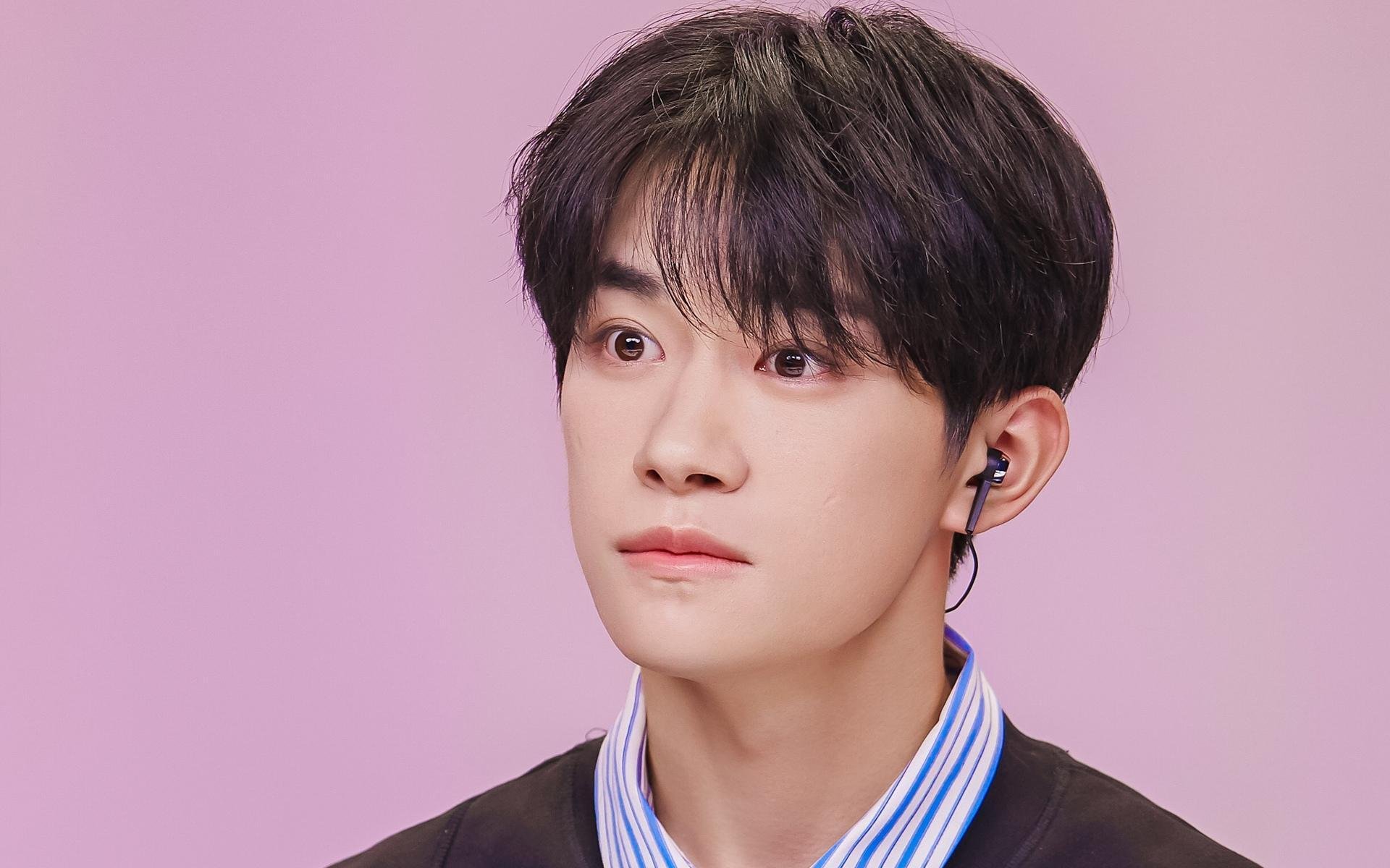 当蓝黑箭条衫遇见红绿战袍，久保建英的防守艺术照亮非对称战争