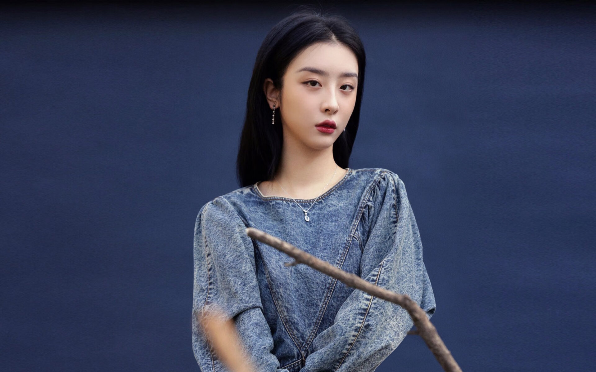 传奇之夜,当钢铁防线遇上璀璨星辰,阿拉巴照亮国际米兰的登顶之路